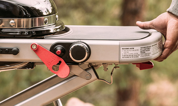 Barbecue Gaz Weber Traveler Black Portatif Avec Chariot Pliable